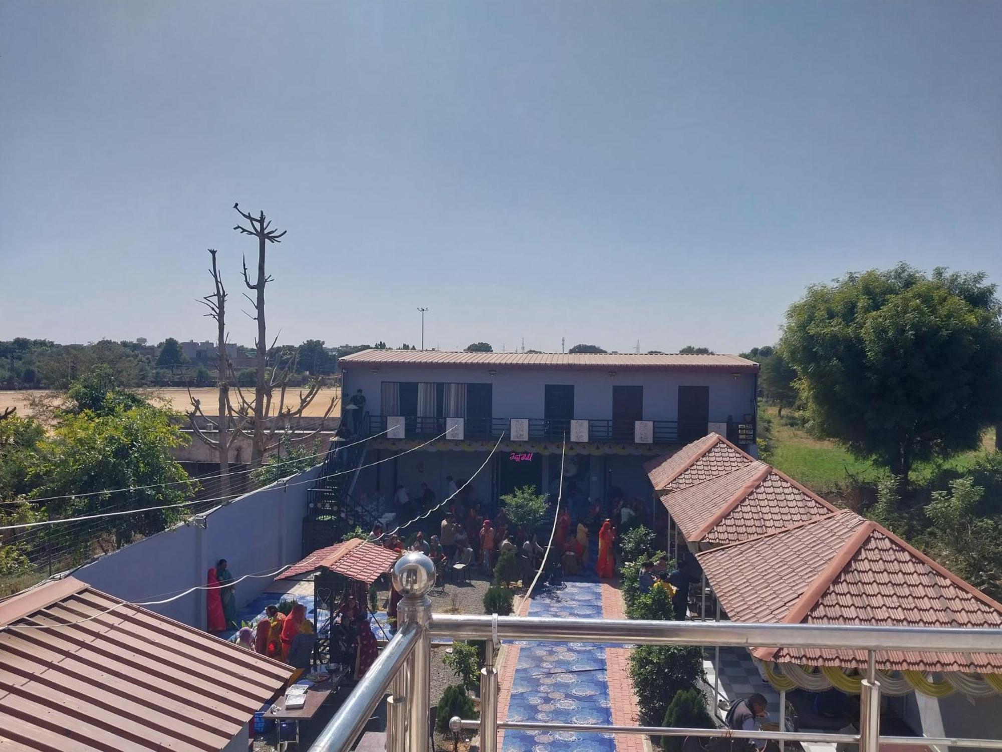 Agm Hotel And Restaurant Chaumu Екстер'єр фото